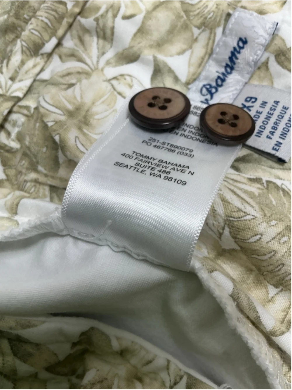 Tommy Bahama Men’s White Chino Shorts Flat Front 9 in Inseam waist 38 inches